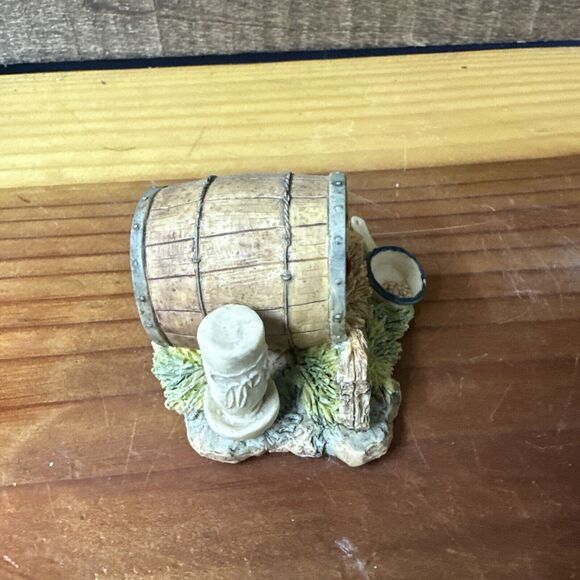 Lowell Davis "Women's Work" Figurine Chicken Hen Nesting in a Barrel - Picture 2 of 7